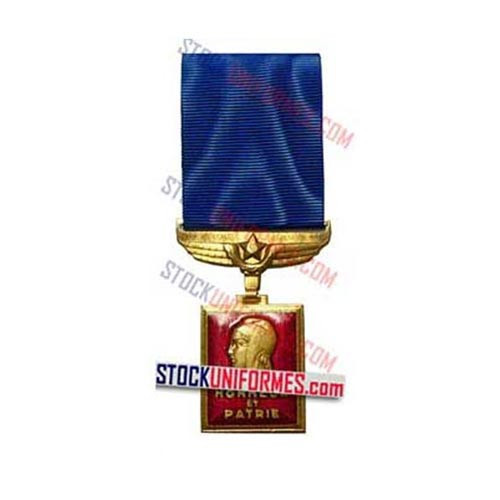 Médaille de l'Aéronautique récompense les mérites militaires ou civils