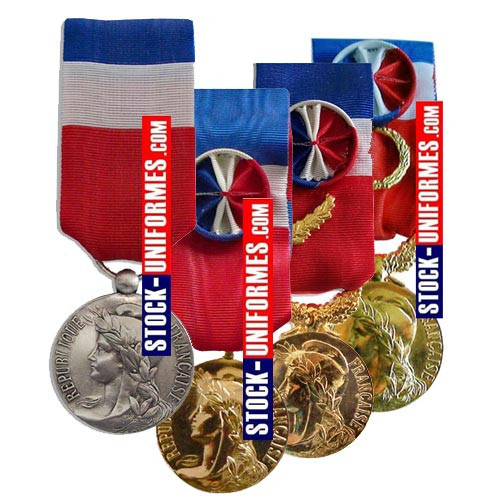 Médaille du travail et attributs | Stockuniformes.com